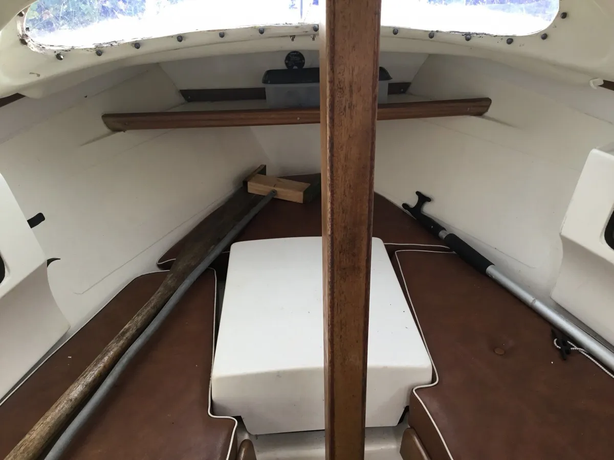 Leisure 17 yacht - Image 1
