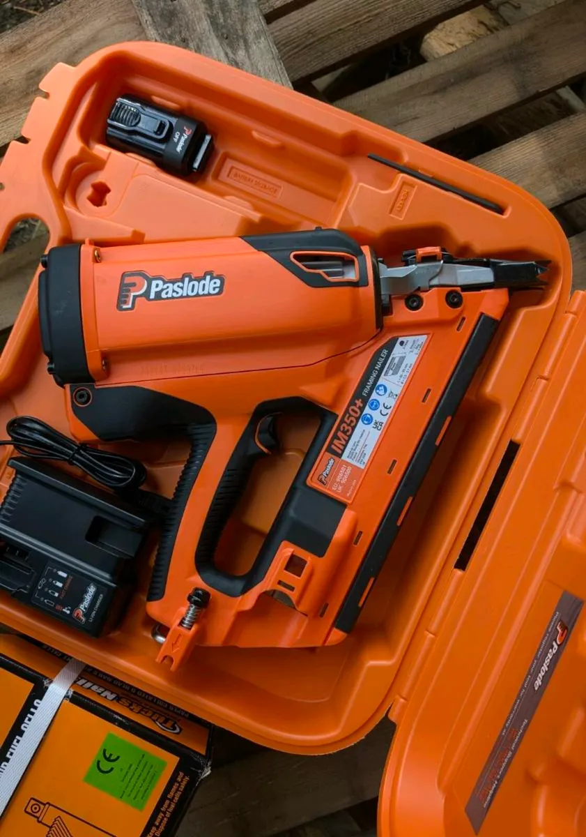 Paslode IM350+ Latest Model 1st Fix Nail Gun Kit - Image 2