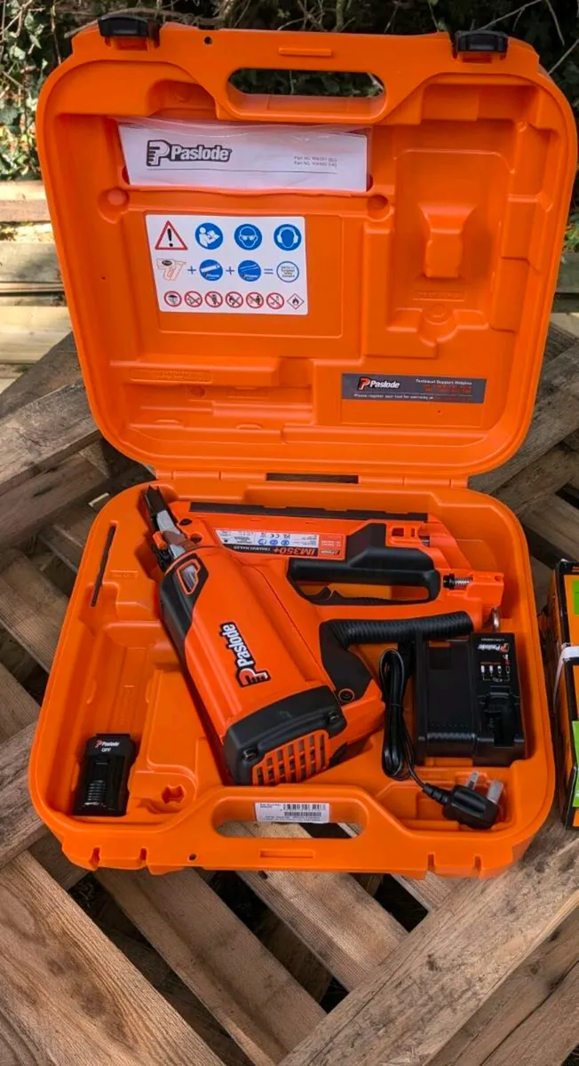Paslode IM350+ Latest Model 1st Fix Nail Gun Kit - Image 3