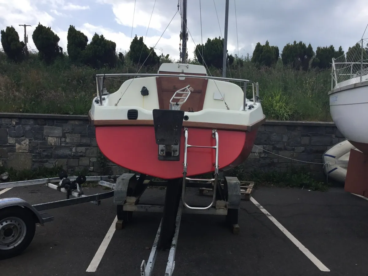 Leisure 17 yacht - Image 2