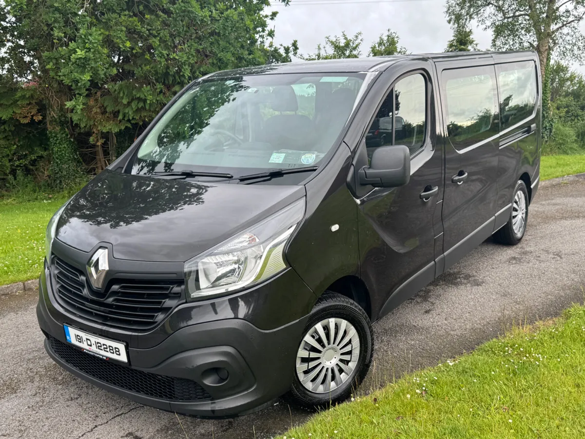 Renault Trafic 2019 9 seater new nct - Image 1