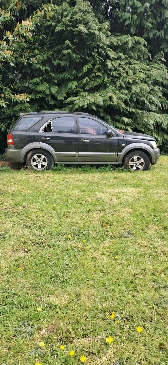 Kia Sorento 2005 - Image 2