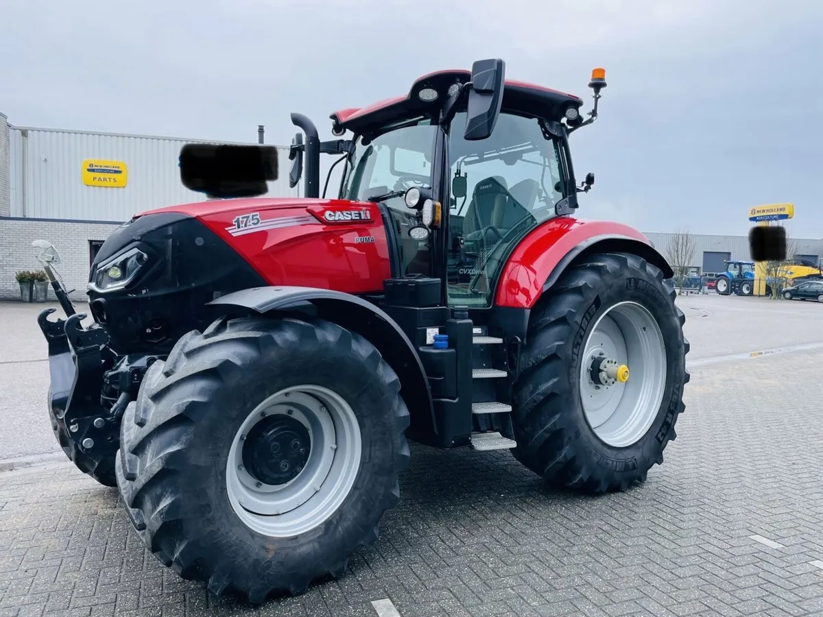 Selection of New Holland and Case tractors - Image 1
