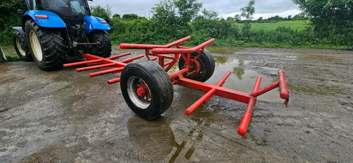 8 bale trailer - Image 1