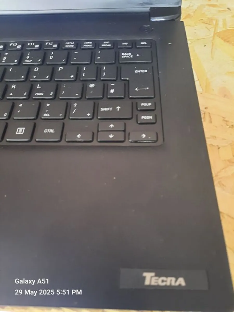 Toshiba DYNABOOK Laptop - Image 3
