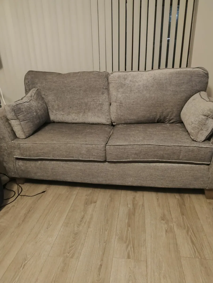 Couch 2 seater - Image 1