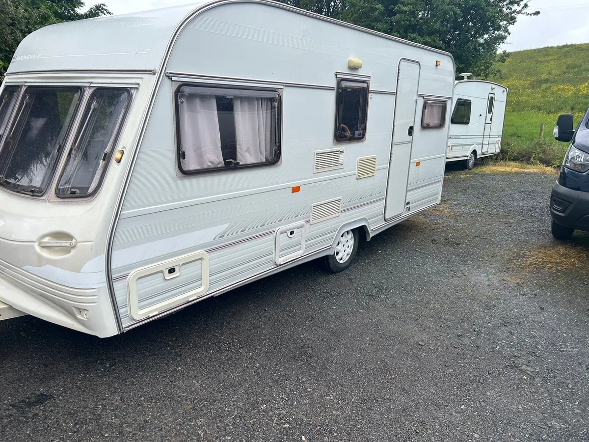Avondale 5 berth caravan - Image 2