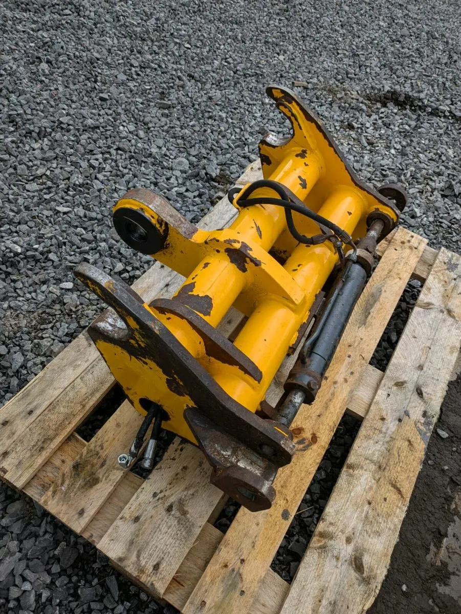 Jcb-manitou Headstocks - Image 1