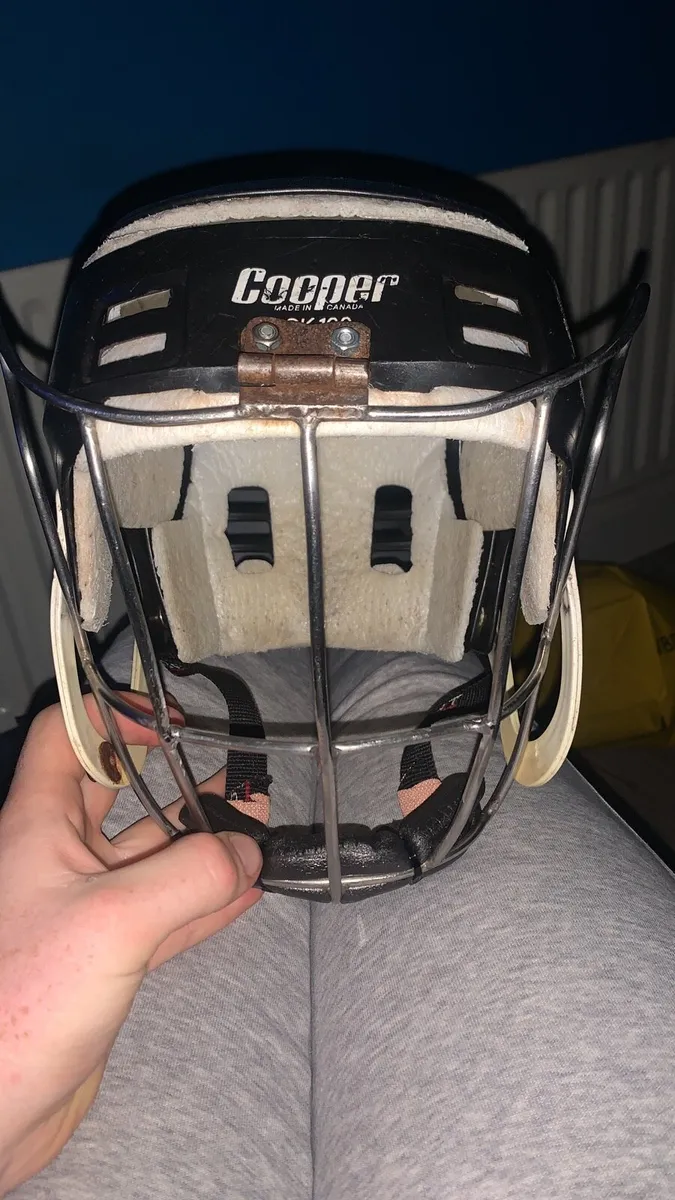 Looking for black front piece - Image 1