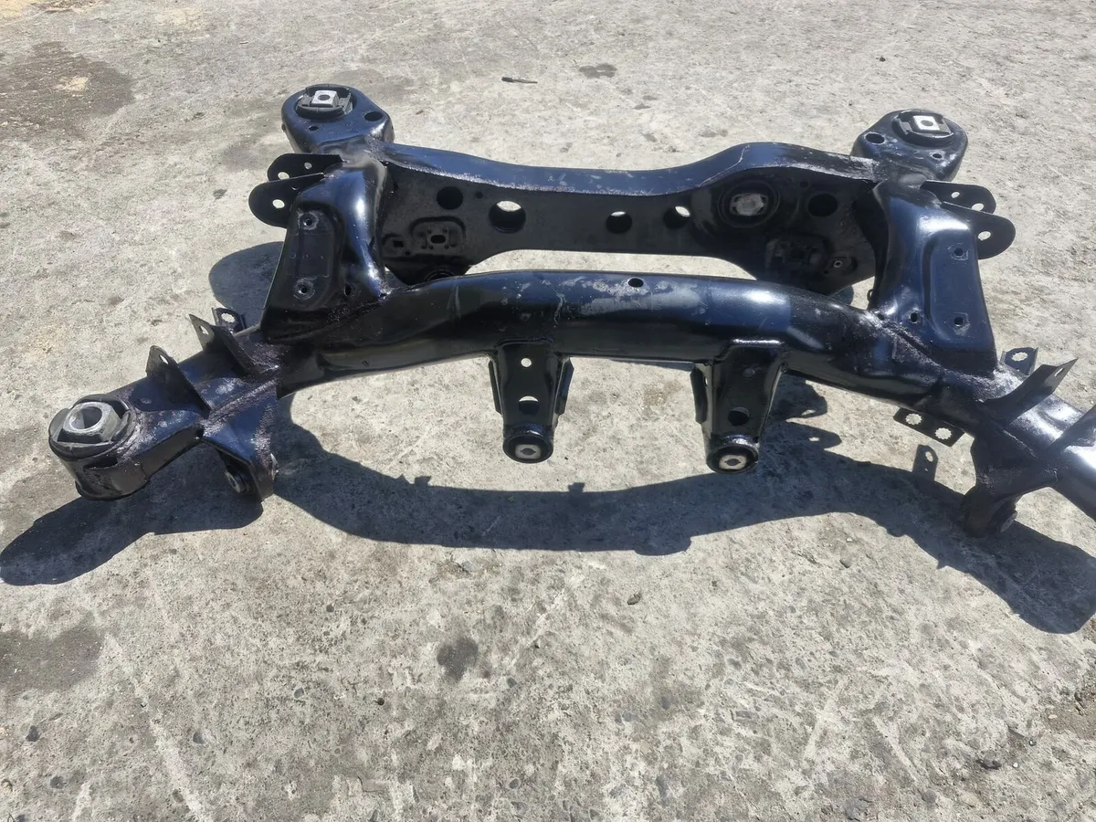BMW E90 318D Rear Subframe - Image 1