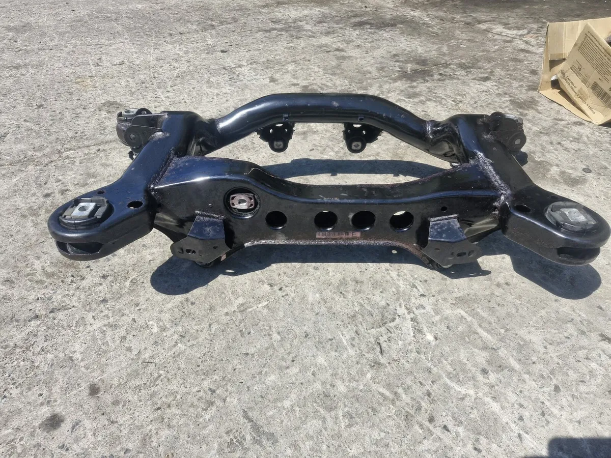 BMW E90 318D Rear Subframe - Image 2