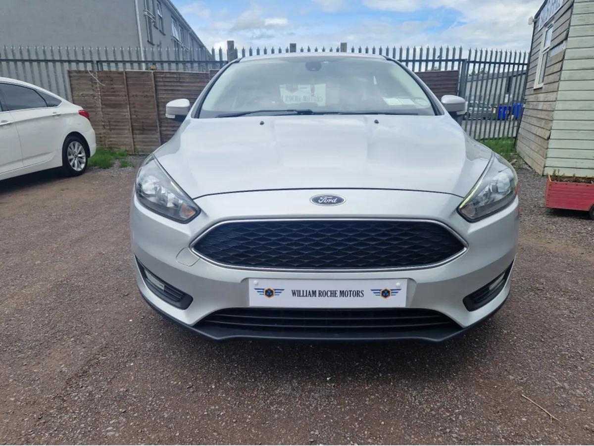 Ford Focus ZETEC 1.0 ECOBOOST 100PS ECO BOOST 4DR - Image 3