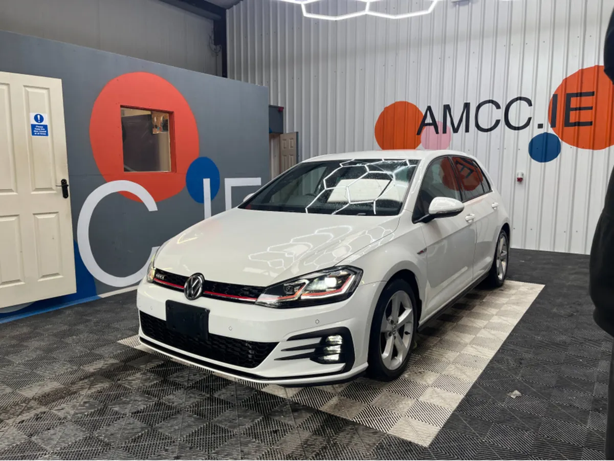 Volkswagen Golf 2.0 GTI / 82k KMs / MANUAL / REVER - Image 3