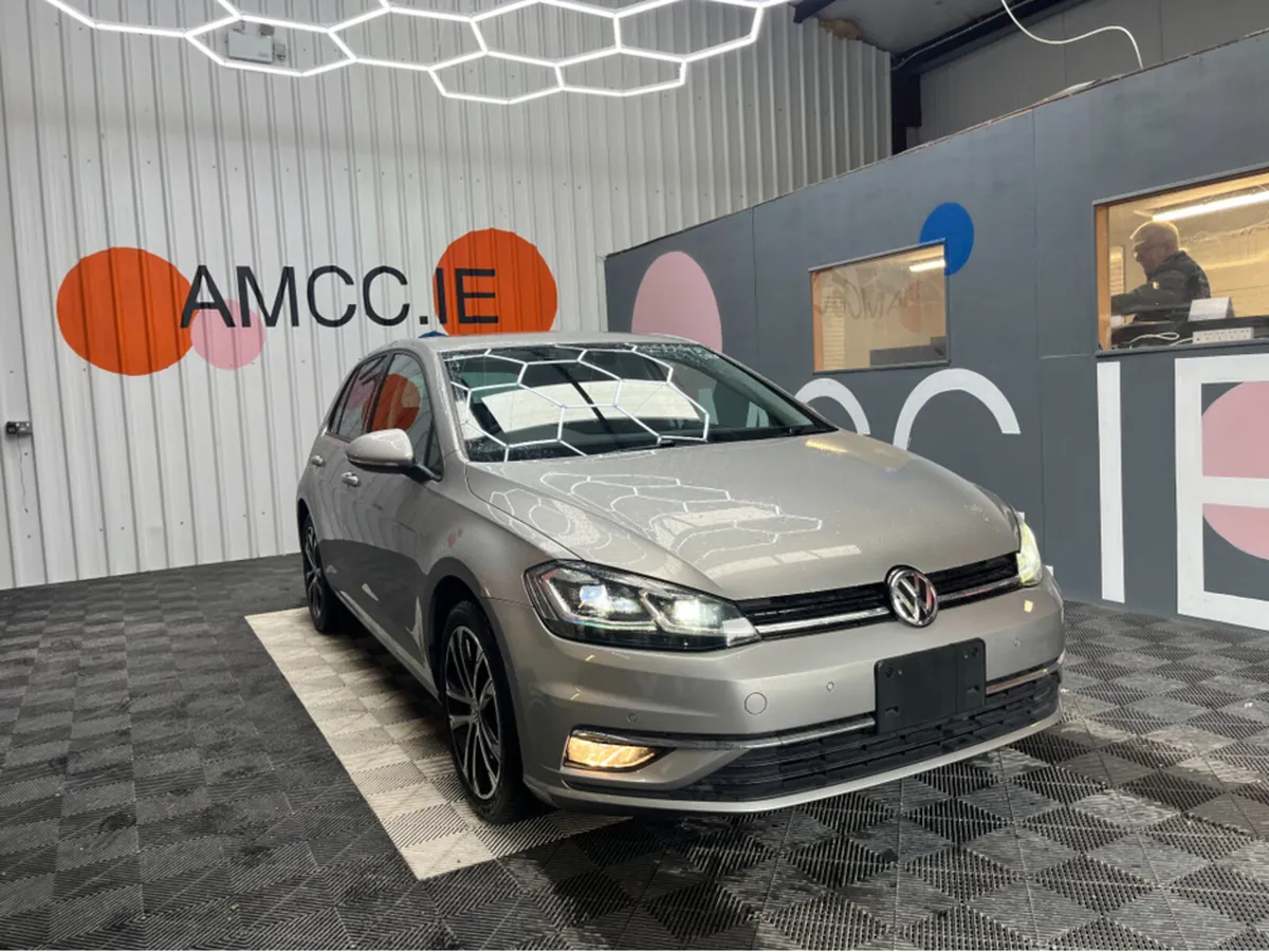 Volkswagen Golf 2.0 TDI COMFORT LINE / 46k KMs / R - Image 1