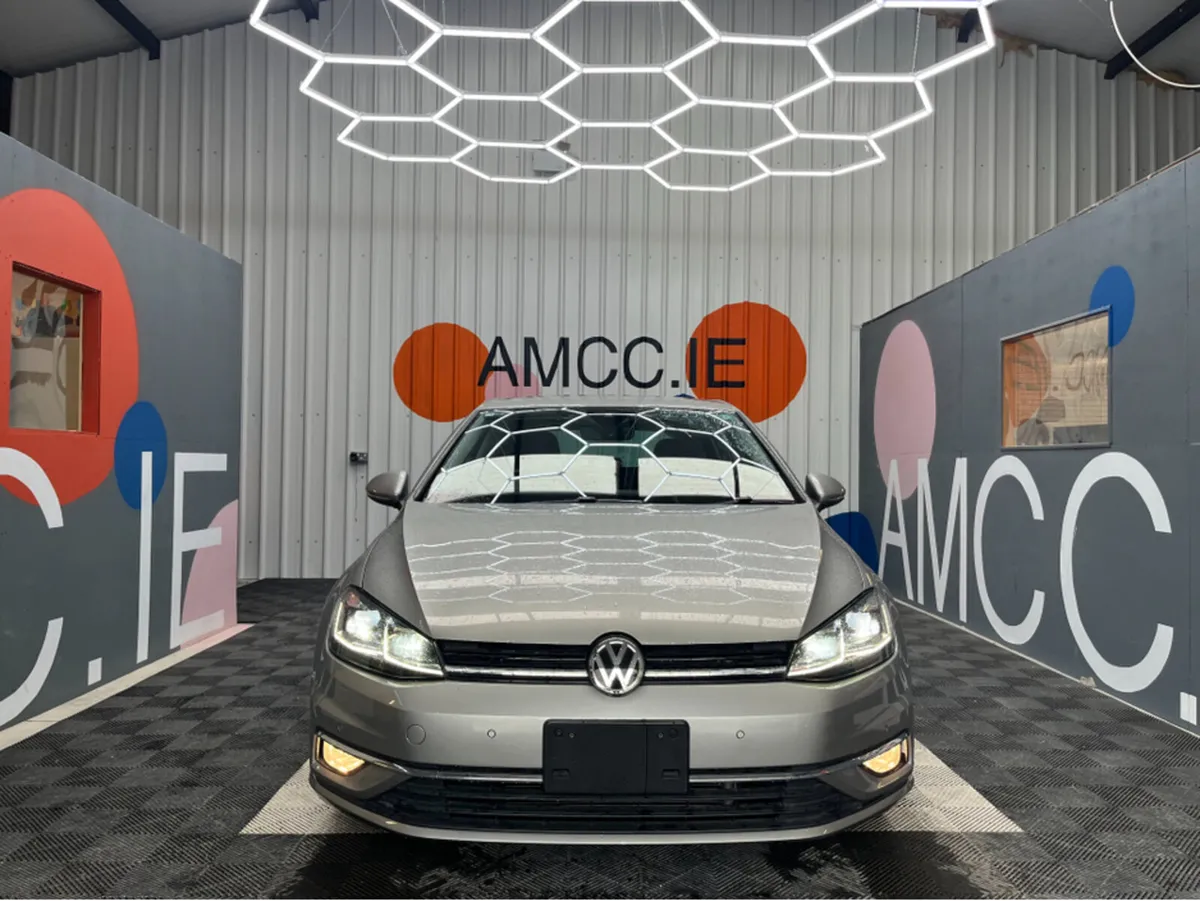 Volkswagen Golf 2.0 TDI COMFORT LINE / 46k KMs / R - Image 2
