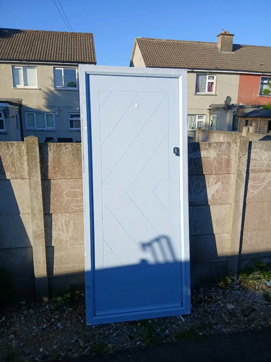 2x Composite Front Door - Image 3