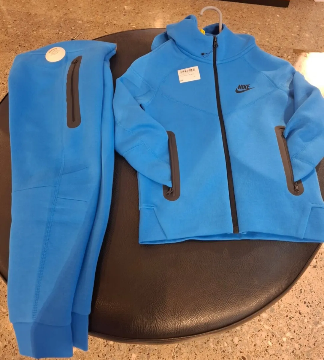 Nice teck fleece blue boy
