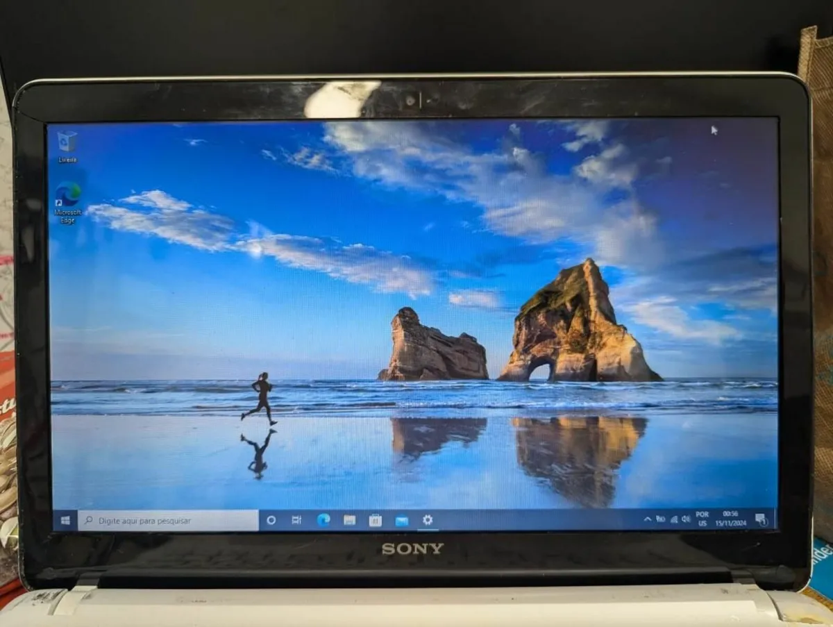 Sony Vaio 15.6" Laptop I5 4gb Ram 300gb Hd Win 10 - Image 2