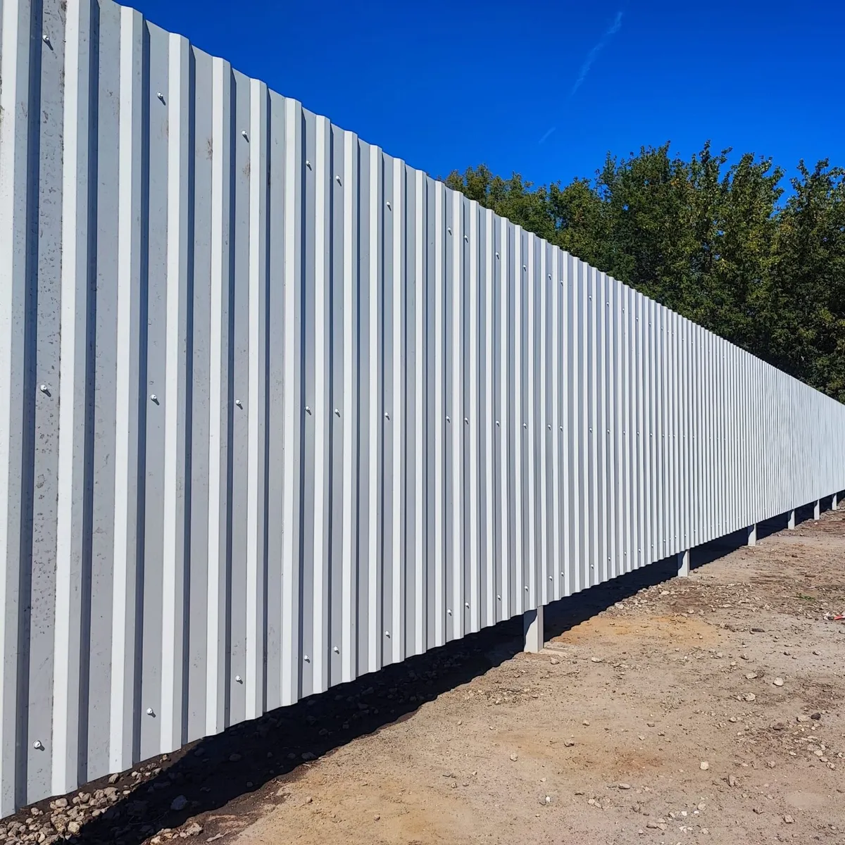 Security fence , No maintenance . - Image 2