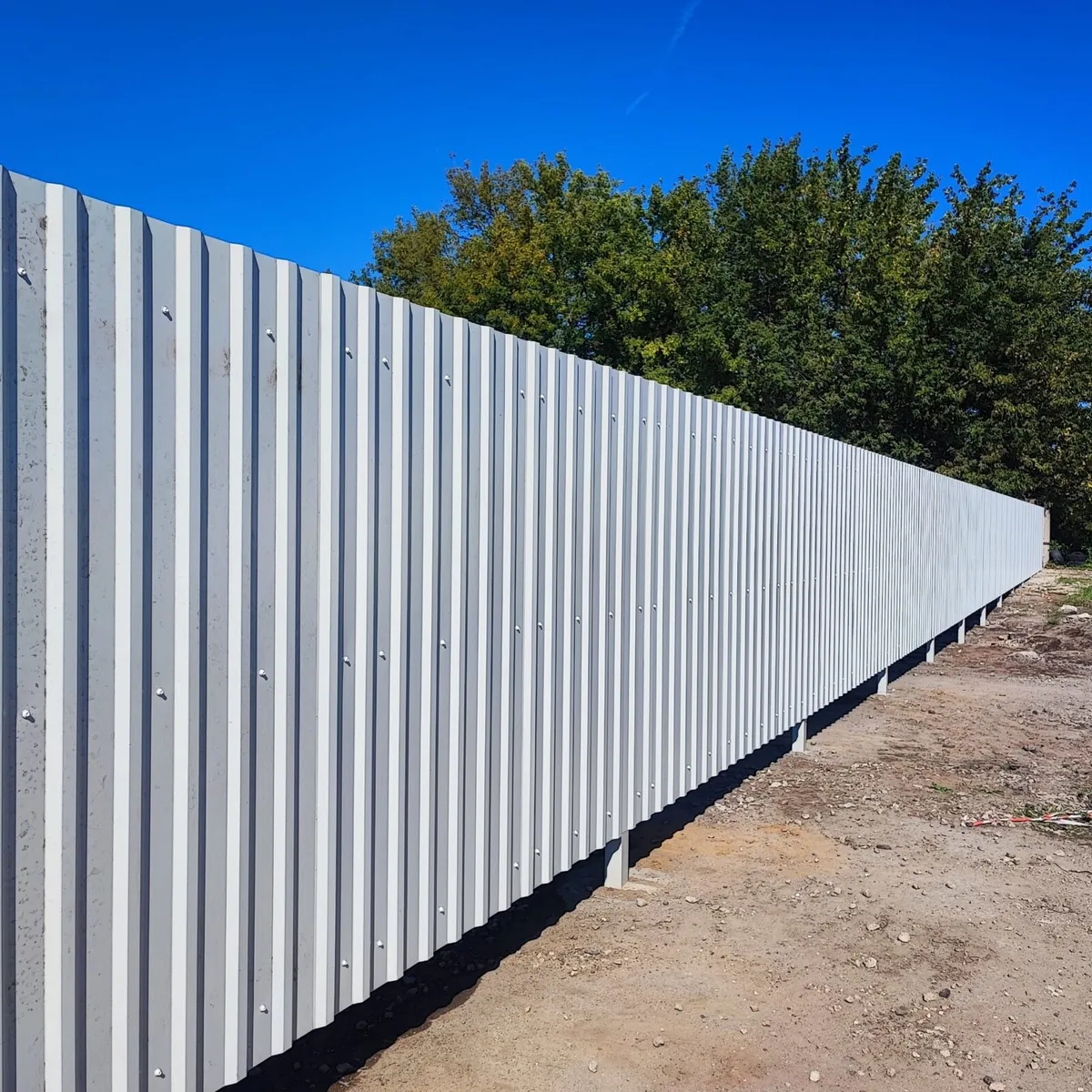 Security fence , No maintenance . - Image 4