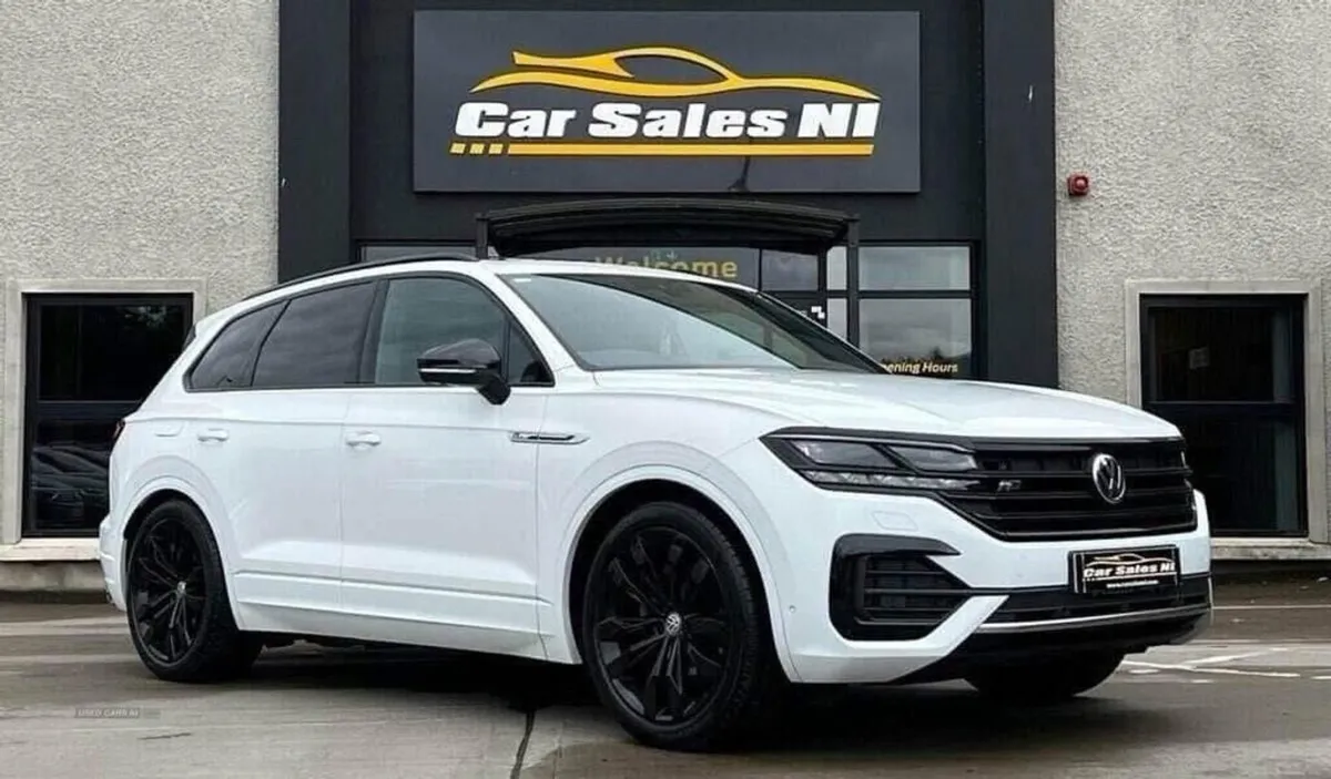 Volkswagen Touareg 3.0 TDI V6 Black Edition SUV 5 - Image 1