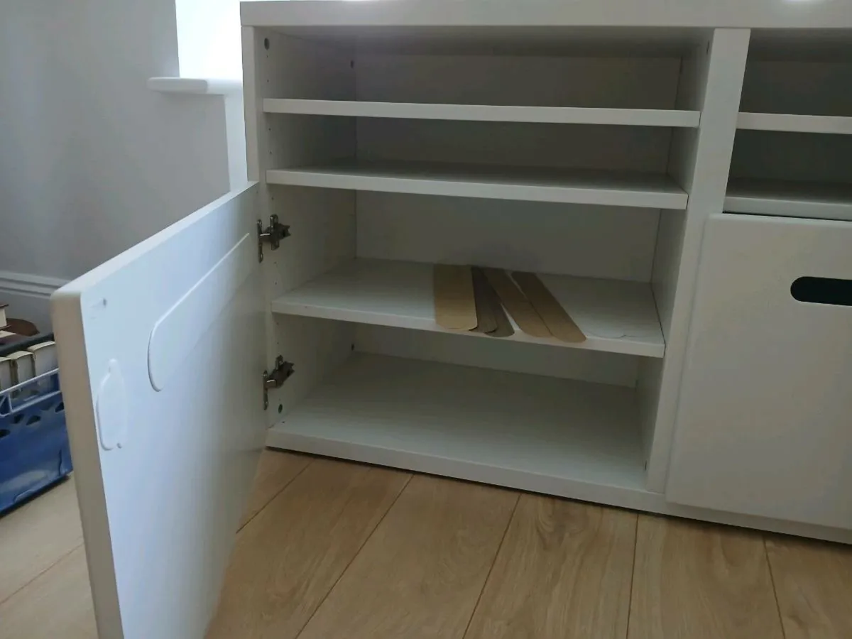 TV Unit - Image 2