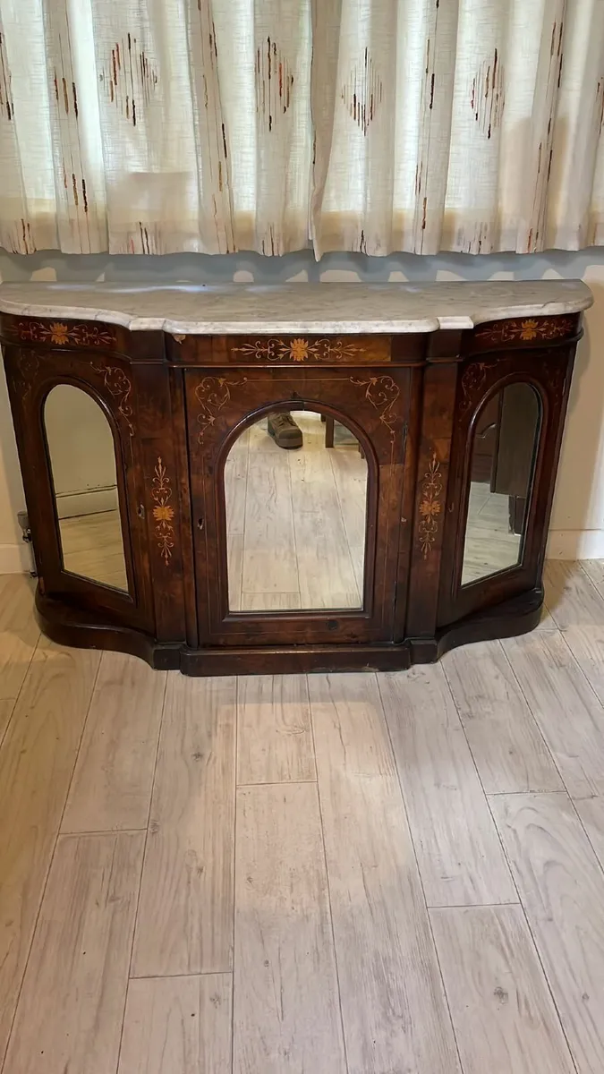 Side board - Image 1