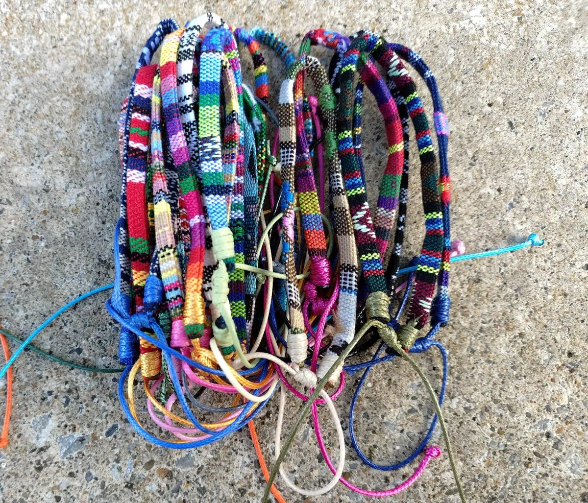 WRISTBANDS (BRAND NEW). - Image 1