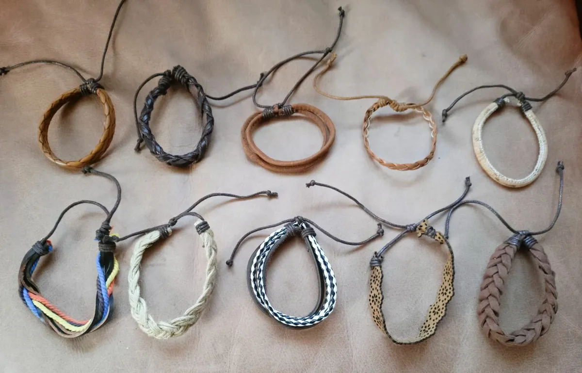 WRISTBANDS (BRAND NEW). - Image 3
