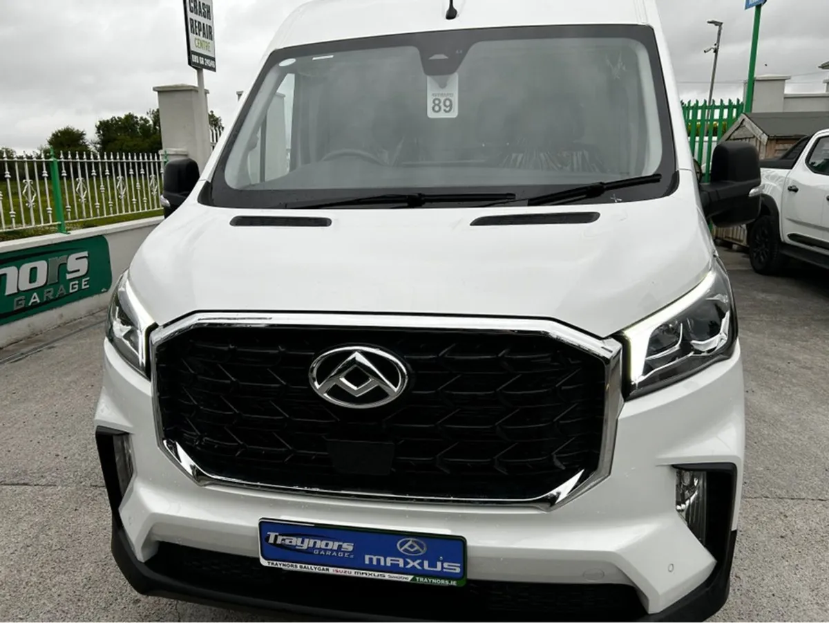 Maxus Deliver 9 FWD Maxus Deliver 9 LUX Model Wit - Image 2