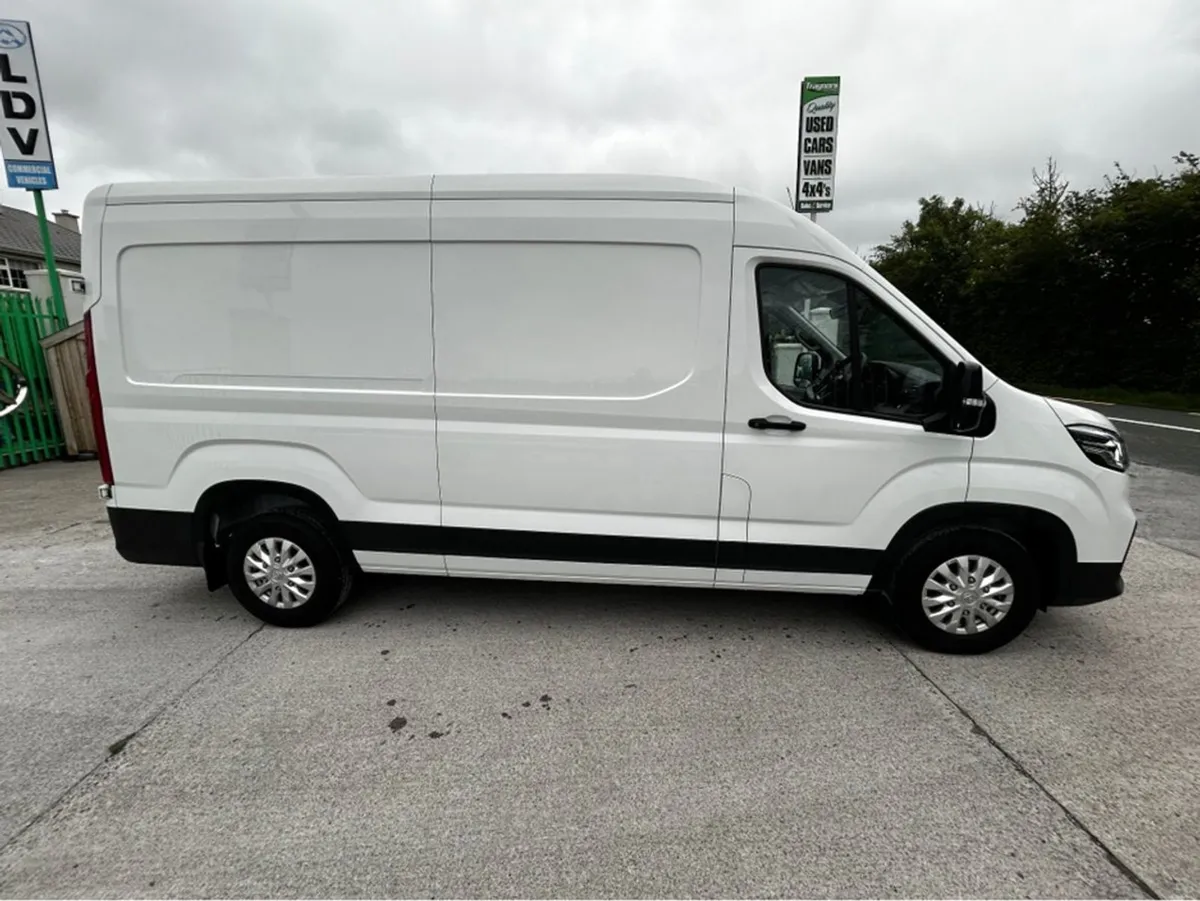 Maxus Deliver 9 FWD Maxus Deliver 9 LUX Model Wit - Image 3
