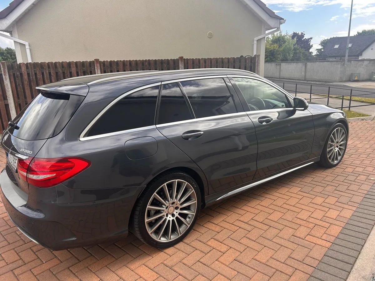 Mercedes - Benz C300 Hybrid AMG Line - Image 2