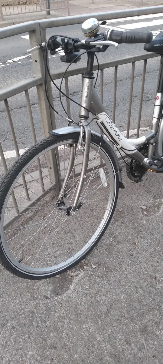 Lovely ladies bike 28inch price too sell - Image 2