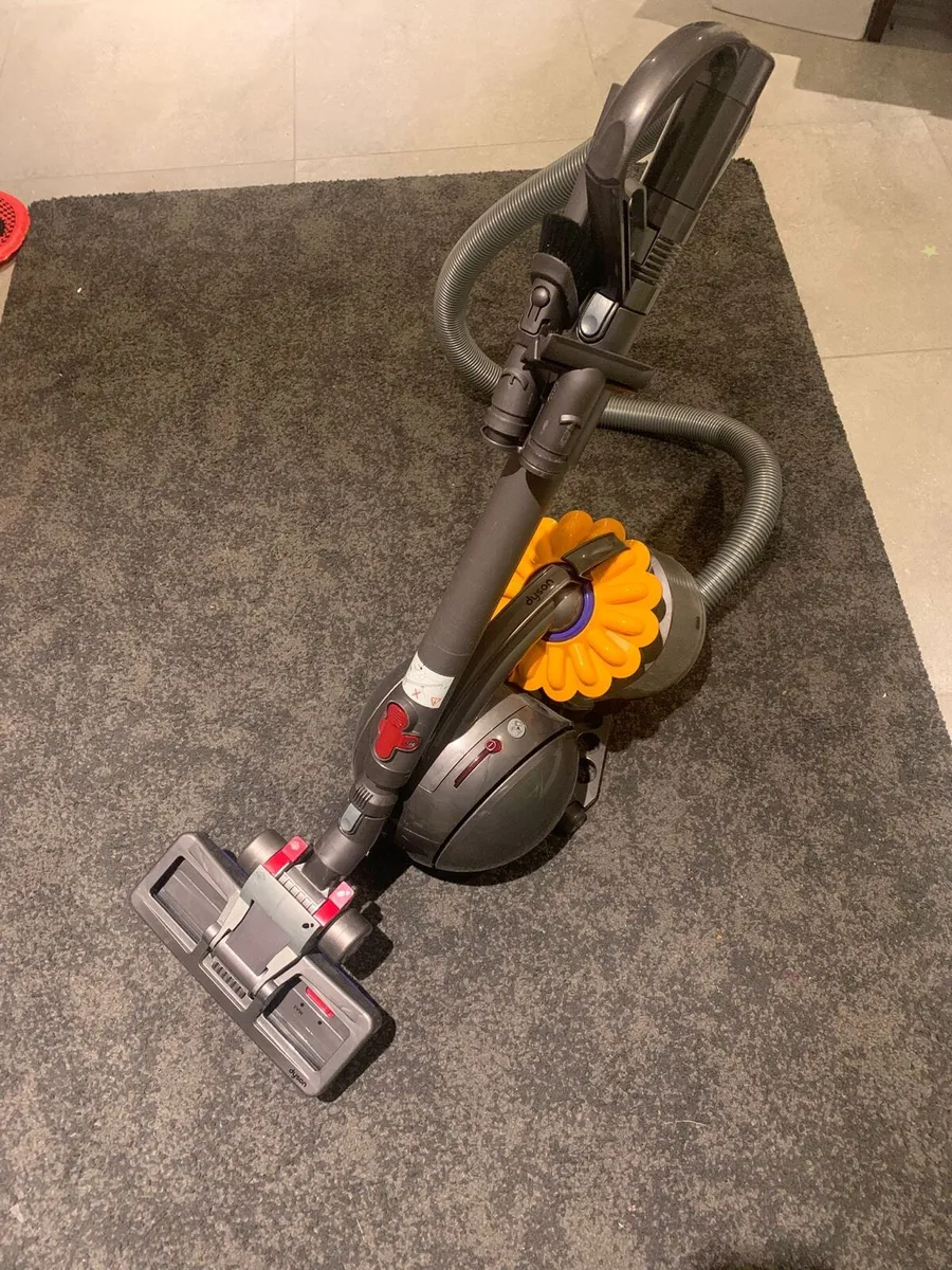 Dyson DC39 Vacuum