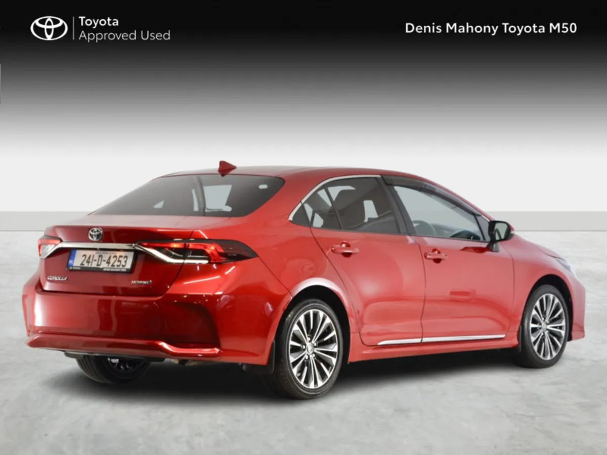 Toyota Corolla Luna Sport Saloon - Image 2