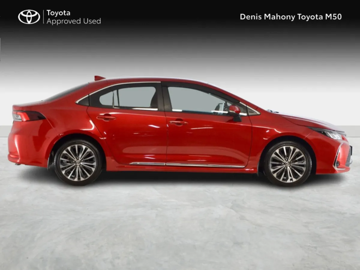 Toyota Corolla Luna Sport Saloon - Image 3