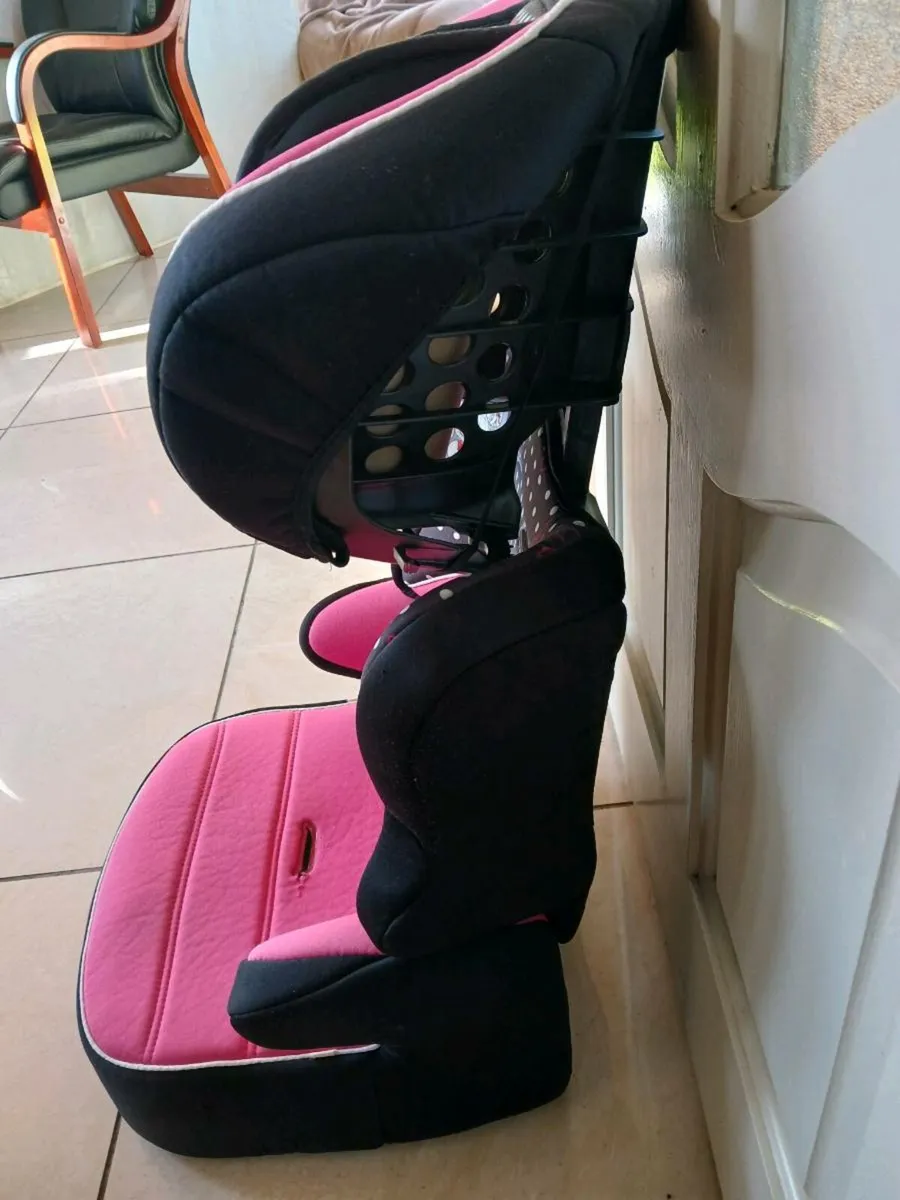 Booster seat. - Image 2