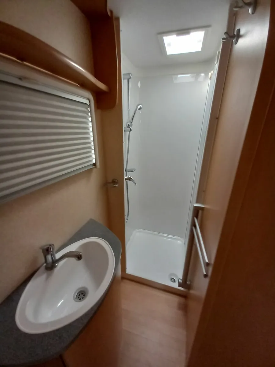 Caravan - Image 2