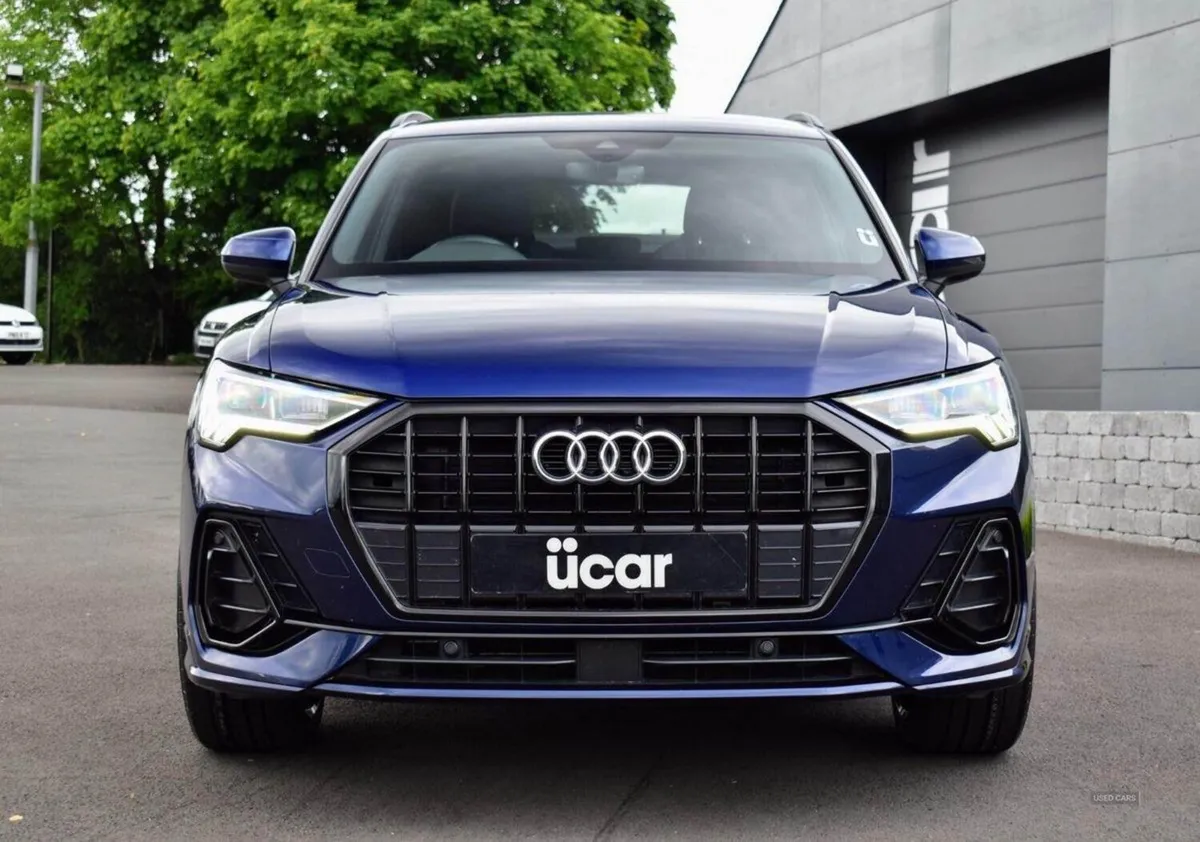 Audi Q3 2.0 TDI 35 S Line - Image 2