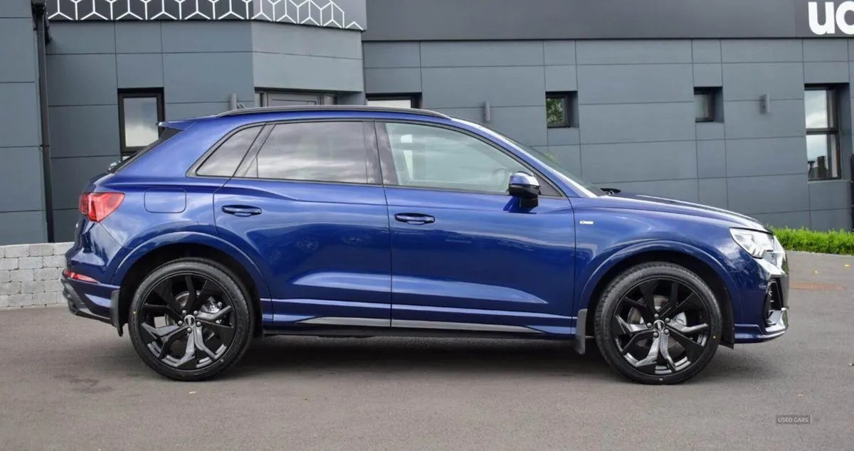 Audi Q3 2.0 TDI 35 S Line - Image 4
