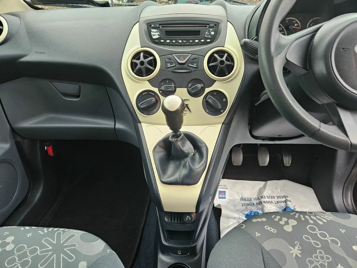 Ford KA 2010 - Image 2