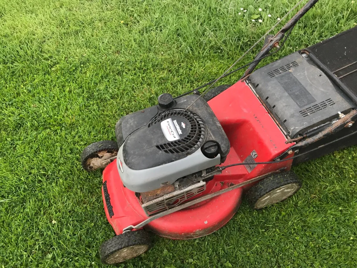 Rover lawnmower For sale fine cut - Image 3