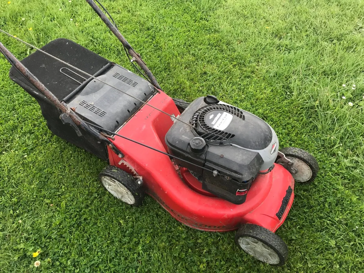 Rover lawnmower For sale fine cut - Image 4
