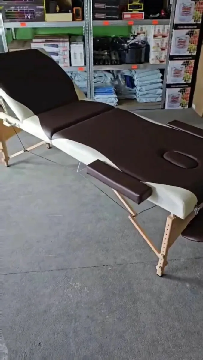 3-Fold Portable Massage Table beand new - Image 1