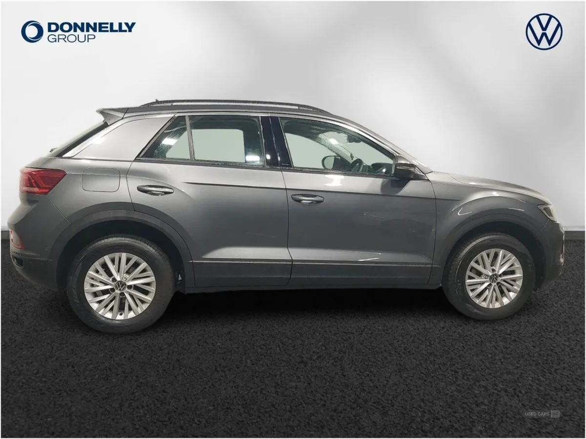 Volkswagen T-Roc 1.5 TSI Life 5dr - Image 4