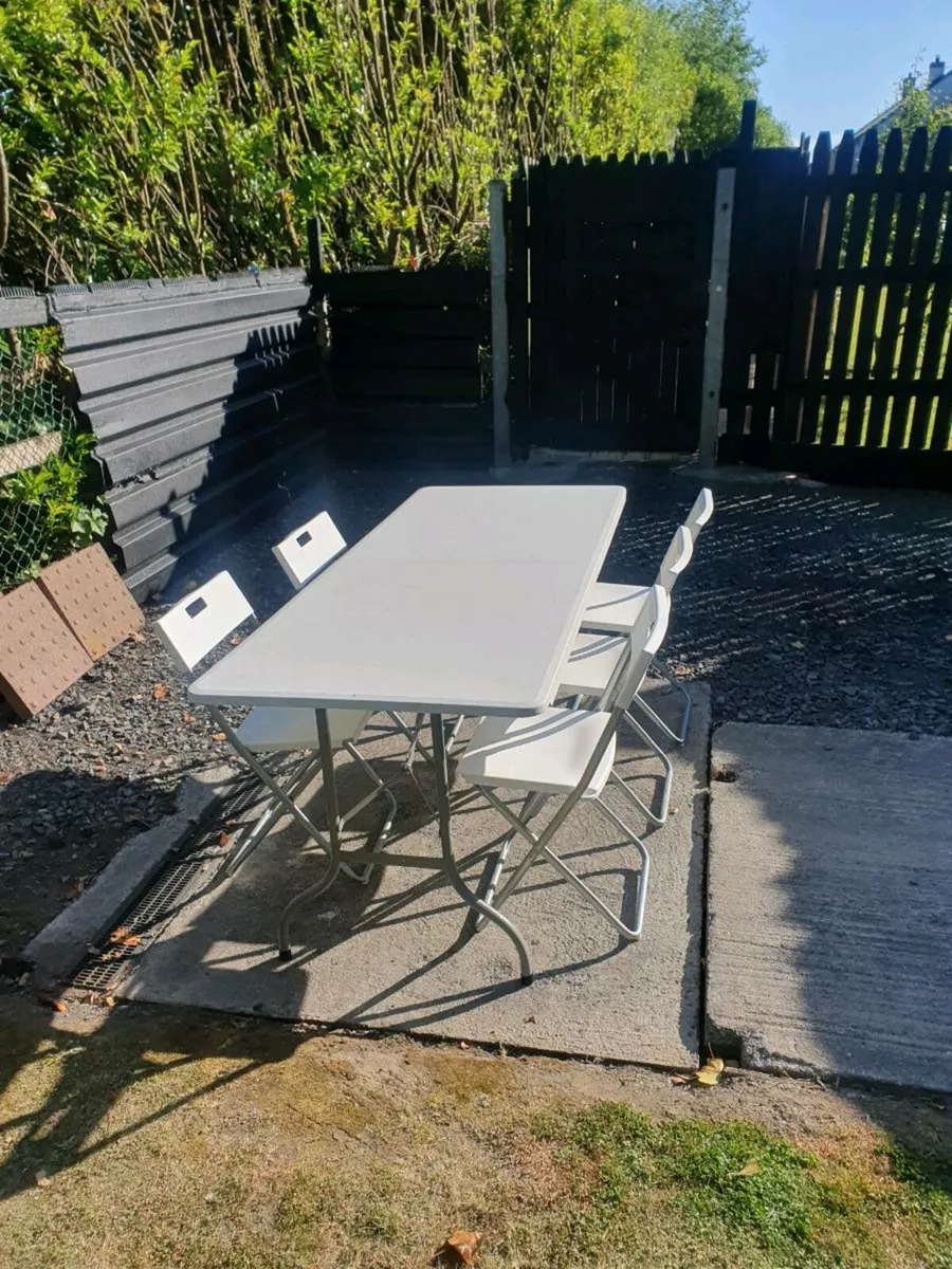 Foldable Outside/Inside table+5 chairs - Image 1