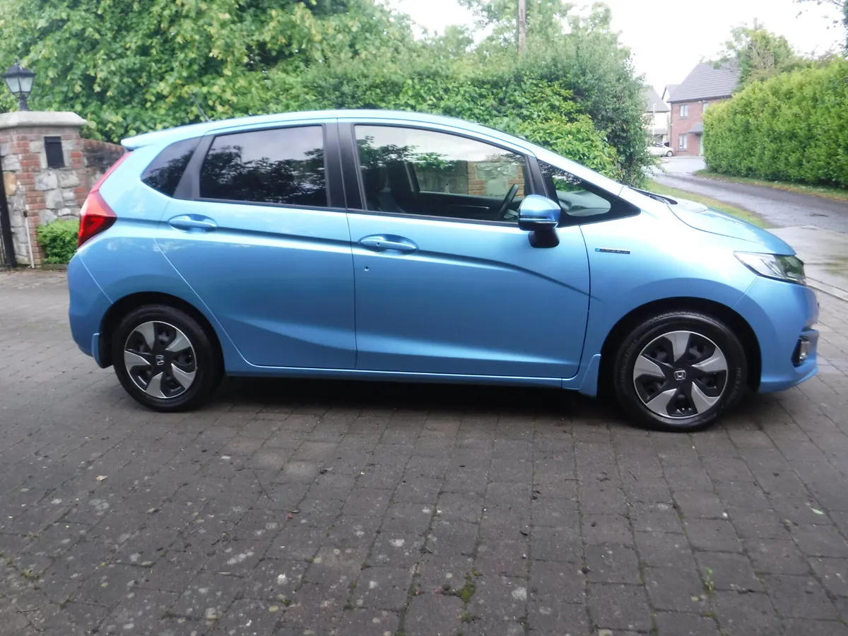 HONDA FIT 1.5 AUTO HYBRID L-SPEC LOW MILEAGE - Image 2
