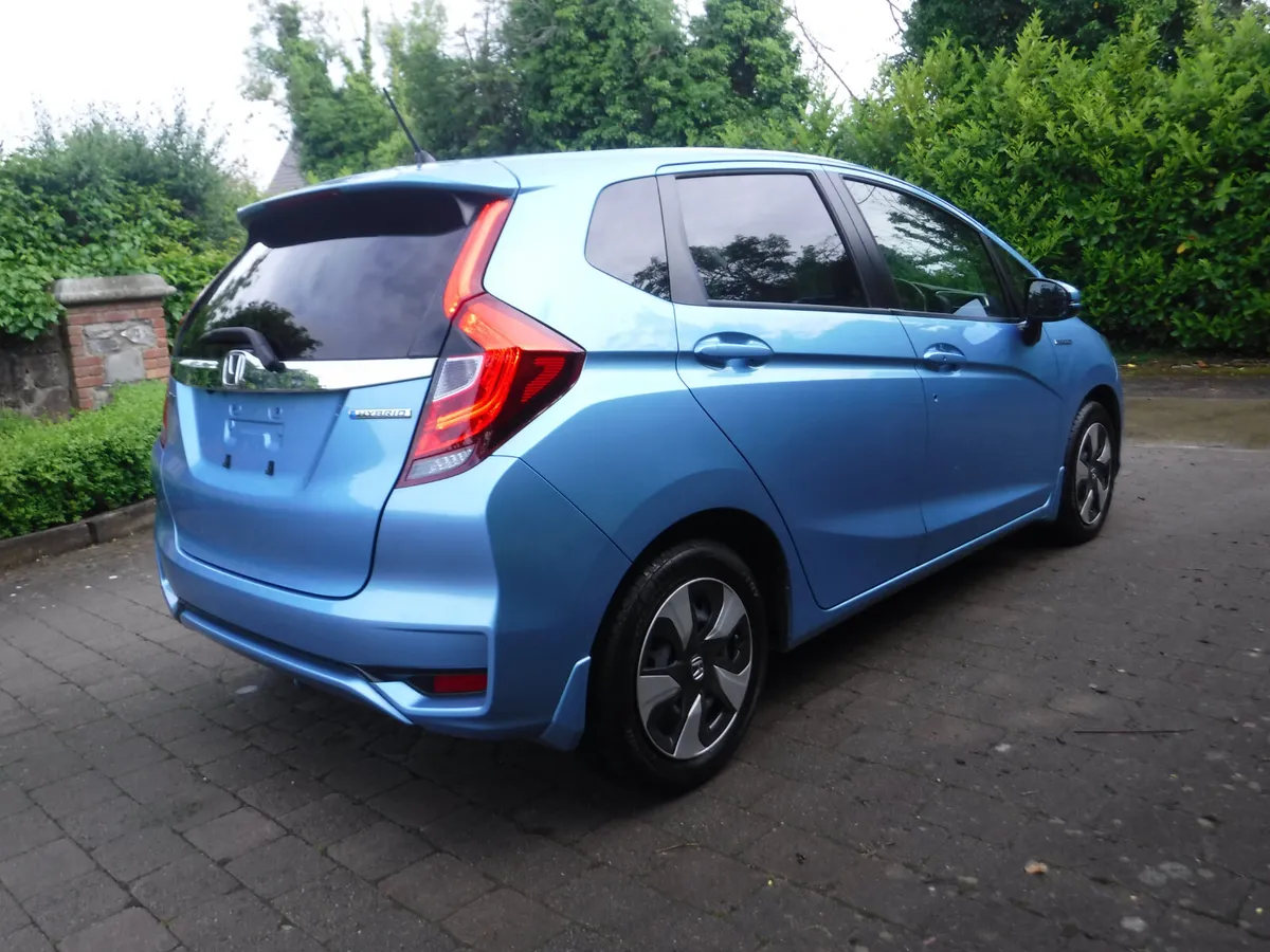 HONDA FIT 1.5 AUTO HYBRID L-SPEC LOW MILEAGE - Image 3