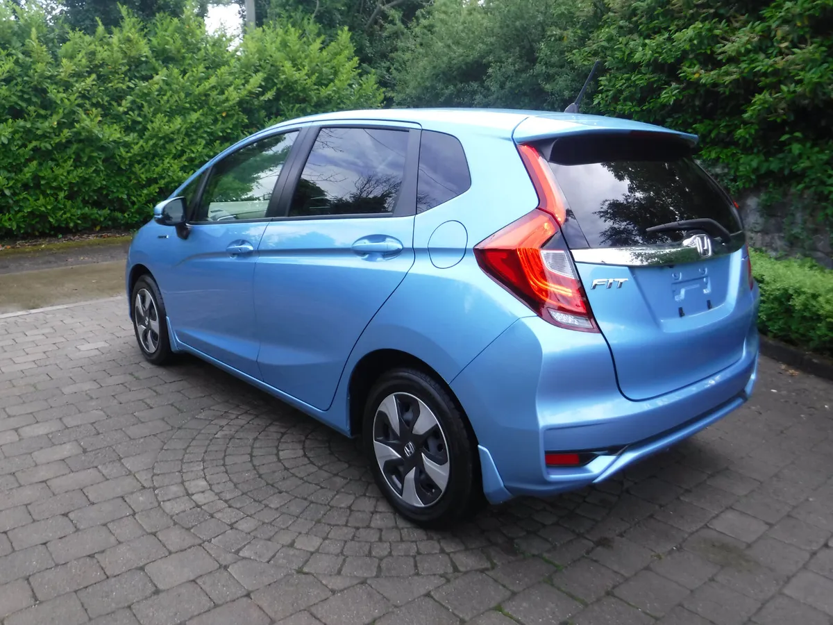 HONDA FIT 1.5 AUTO HYBRID L-SPEC LOW MILEAGE - Image 4
