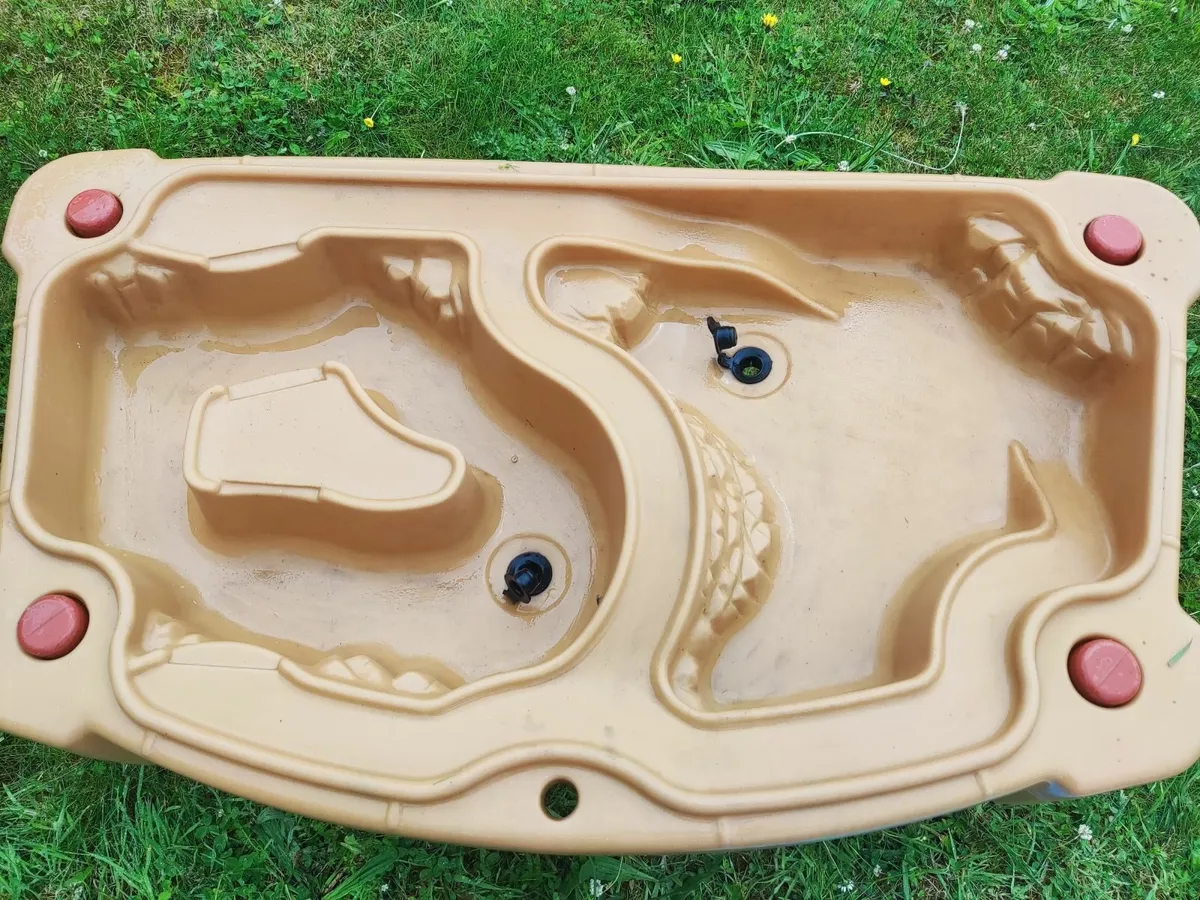 Childrens Sand table with sand - Image 2